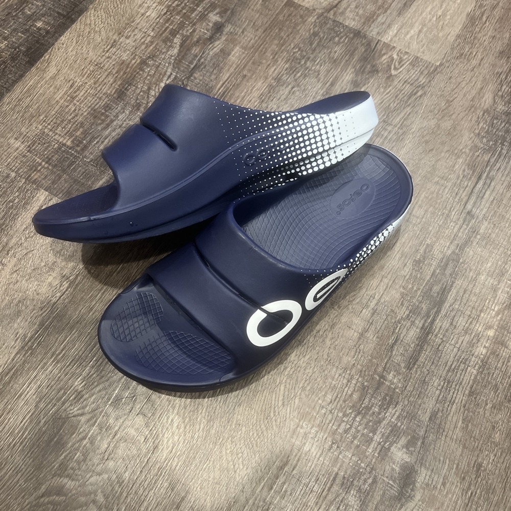 NEW OOFOS OOahh Sport Unisex Matrix Navy Sandal W Size 12 M Size 10
